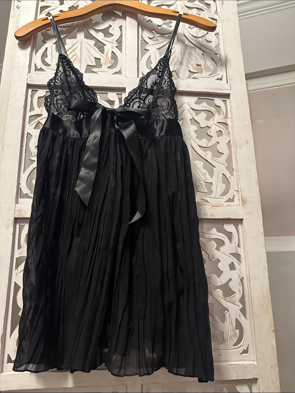 Victoria's Secret Black Lace & Satin Pleated Babydoll Chemise